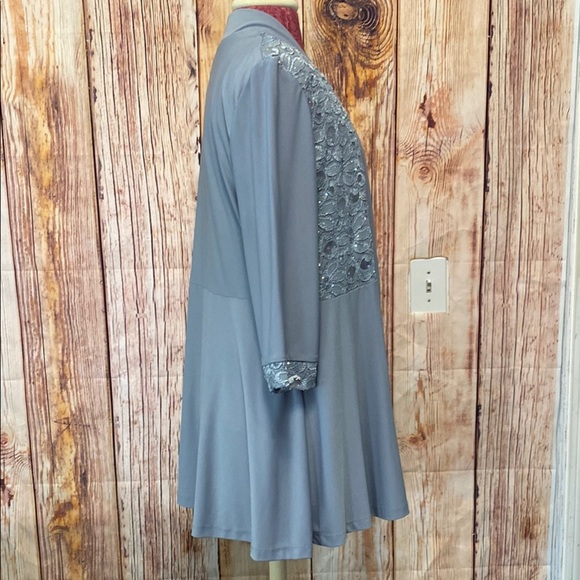 R & M Richards Gray Lace Blouse Size 12 Embellished Sequins Jacket & Blouse - Picture 2 of 7